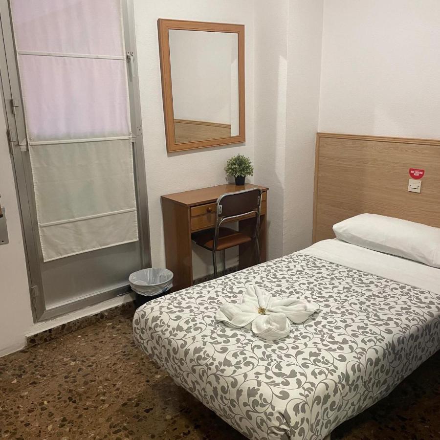 Hostal Milmarcos سرقسطة المظهر الخارجي الصورة