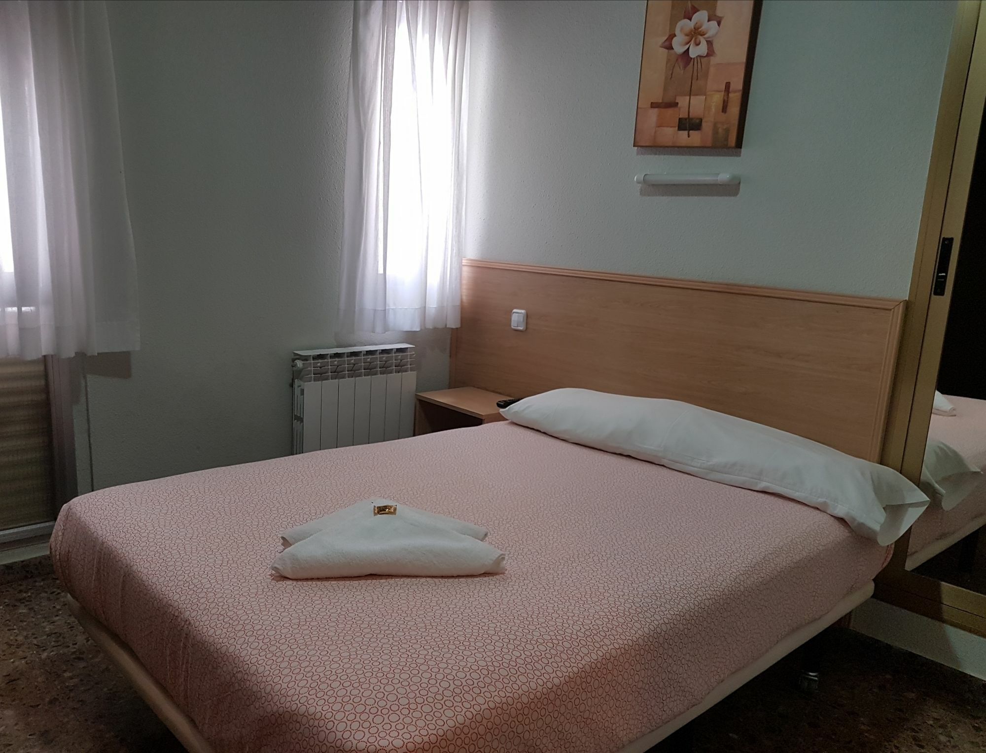 Hostal Milmarcos سرقسطة المظهر الخارجي الصورة